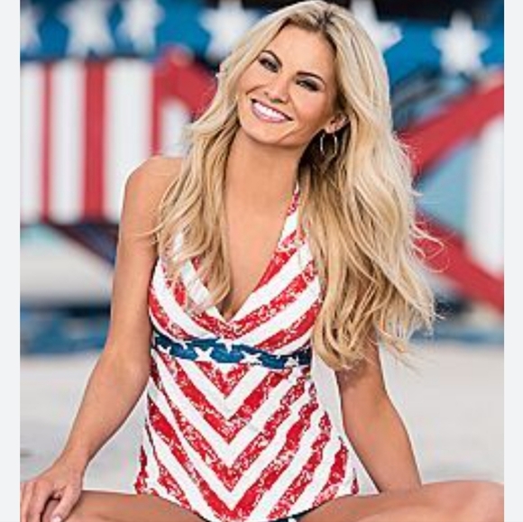 VENUS Other - VENUS Red and White Chevron One Piece Swimsuit